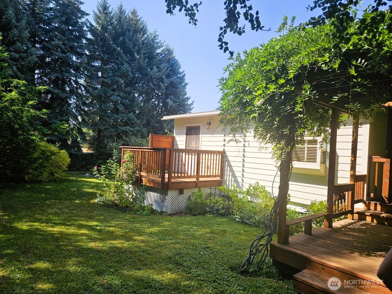 272 S Alder Street Property Photo 3
