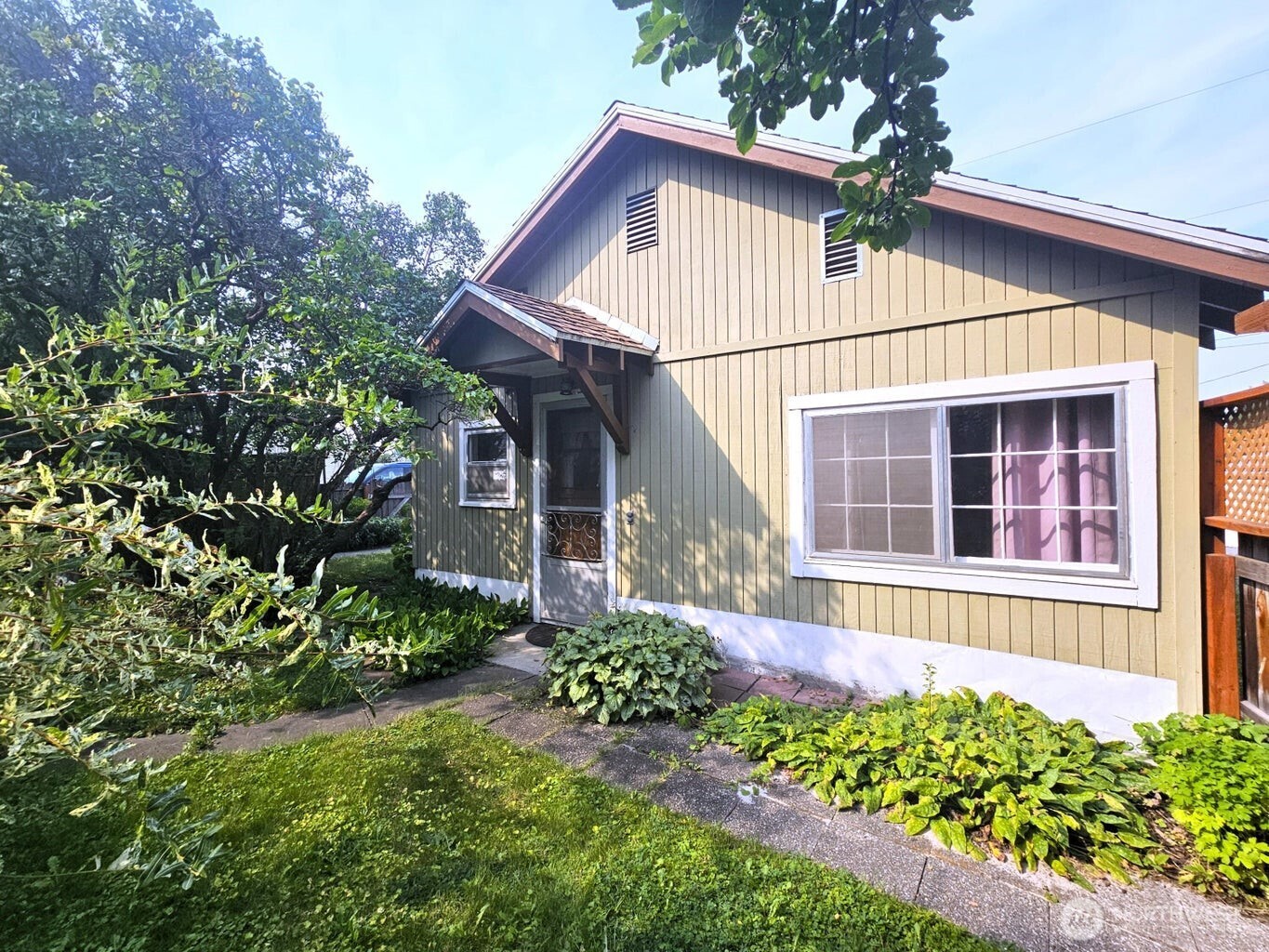 272 S Alder Street Property Photo 5