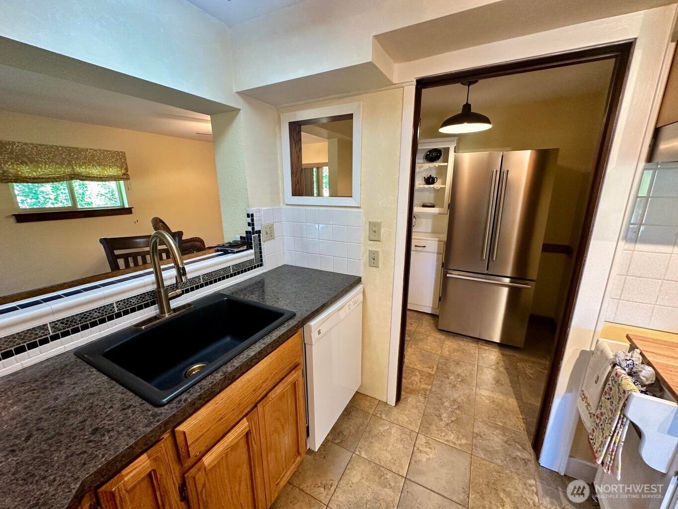 272 S Alder Street Property Photo 9