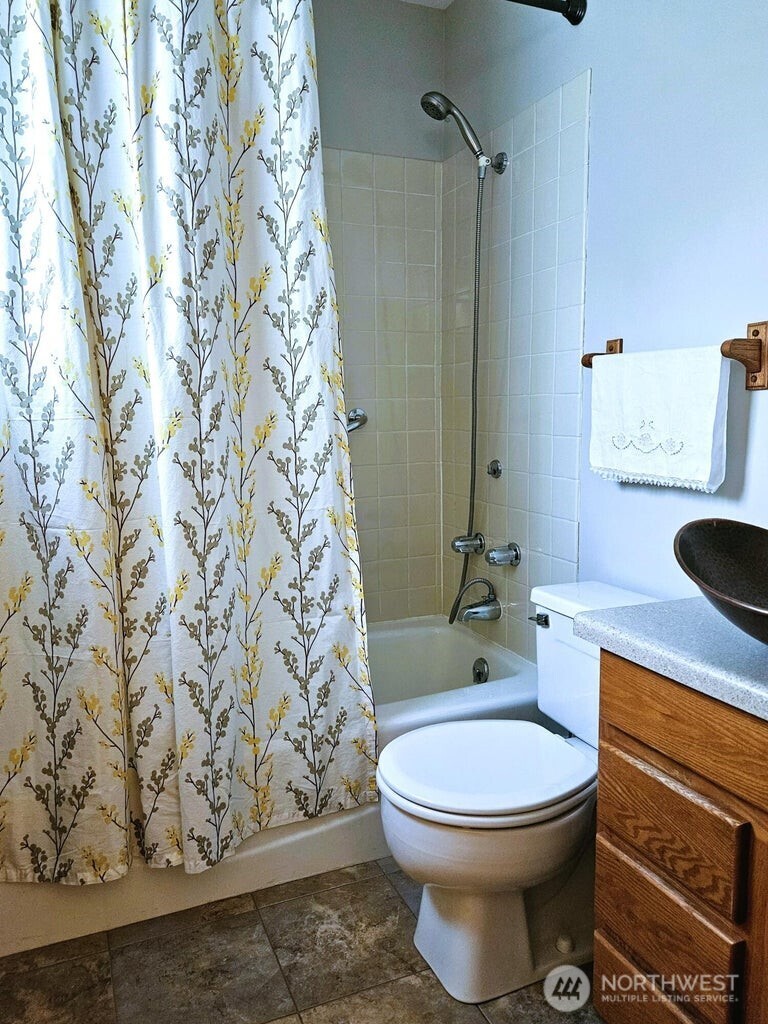 272 S Alder Street Property Photo 27