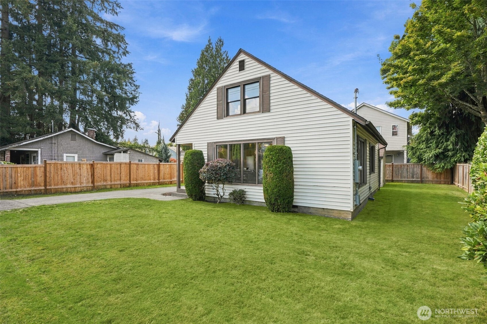 16018 179th Avenue Property Photo 3