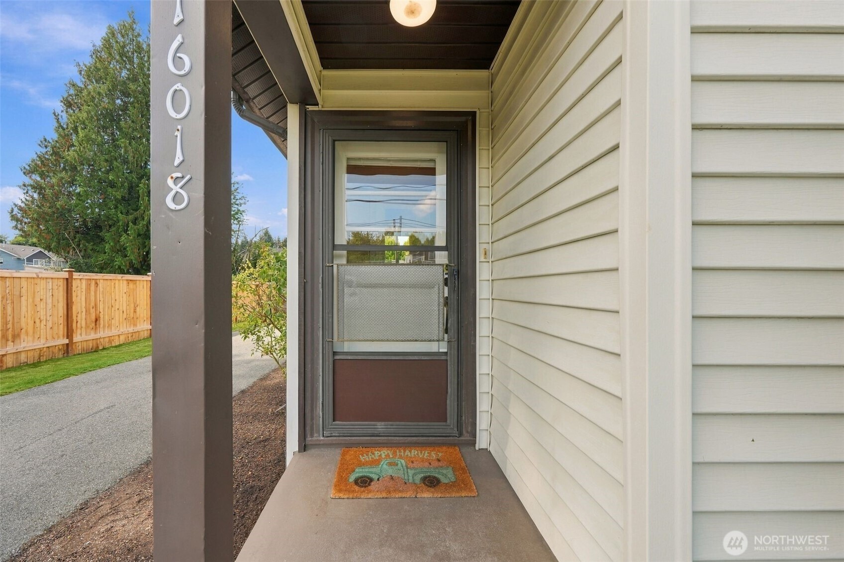 16018 179th Avenue Property Photo 4