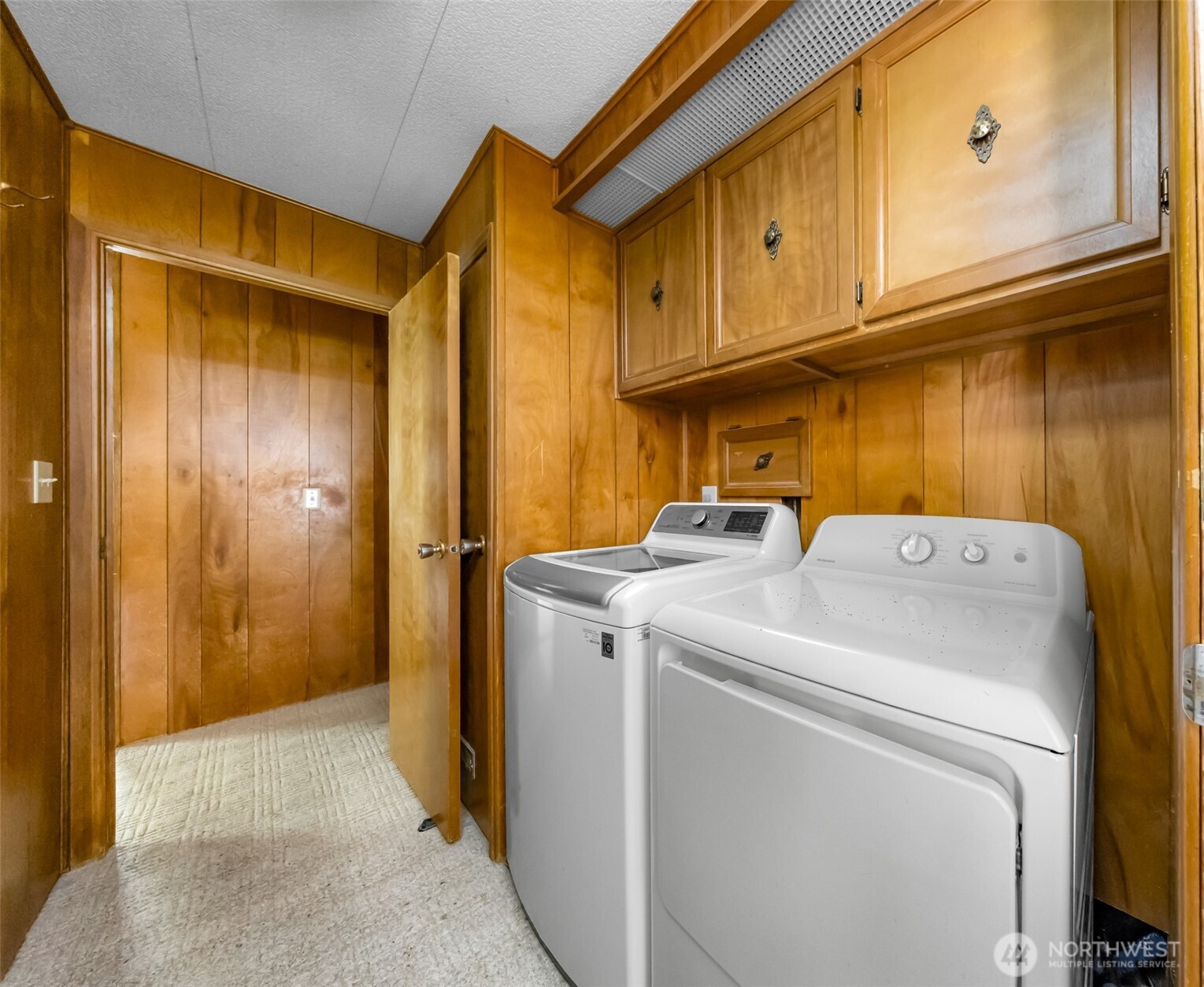 4000 Flynn Street 101 Property Photo 28