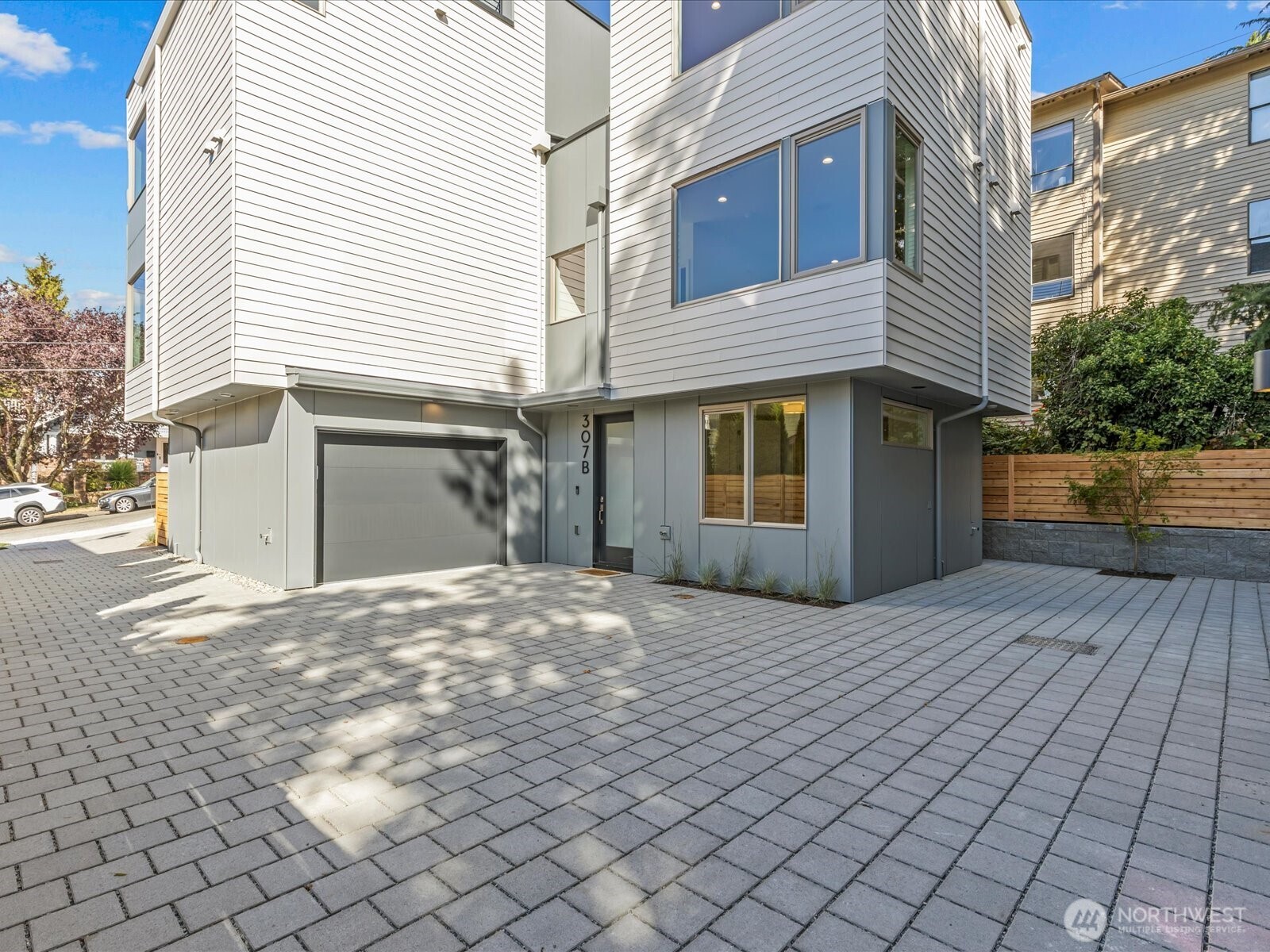 307 Nw 52nd Street B Property Photo 23