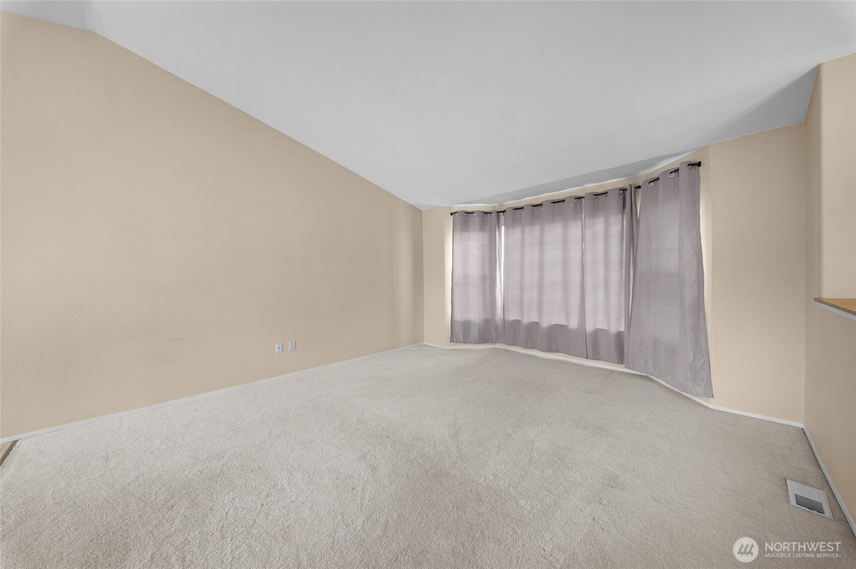 20405 79th Avenue Ct Property Photo 3