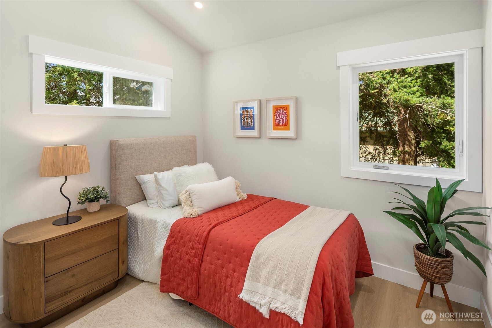 11028 Evanston Avenue Property Photo 14