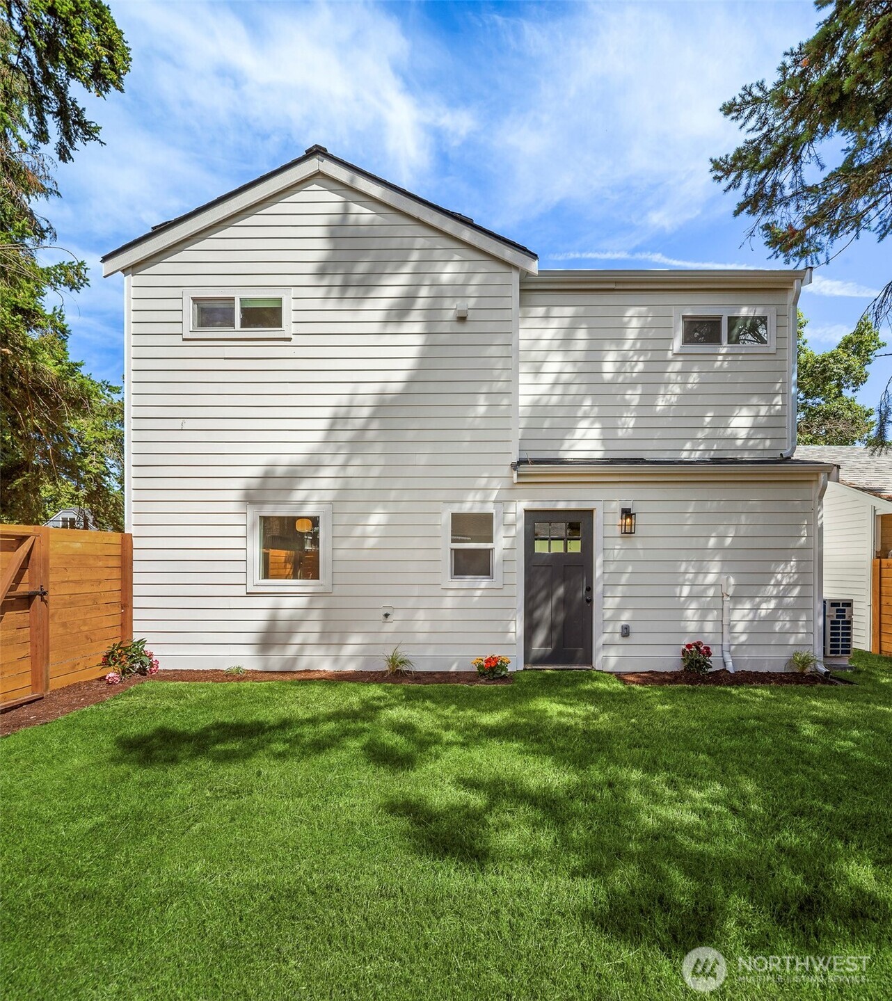 11028 Evanston Avenue Property Photo 21