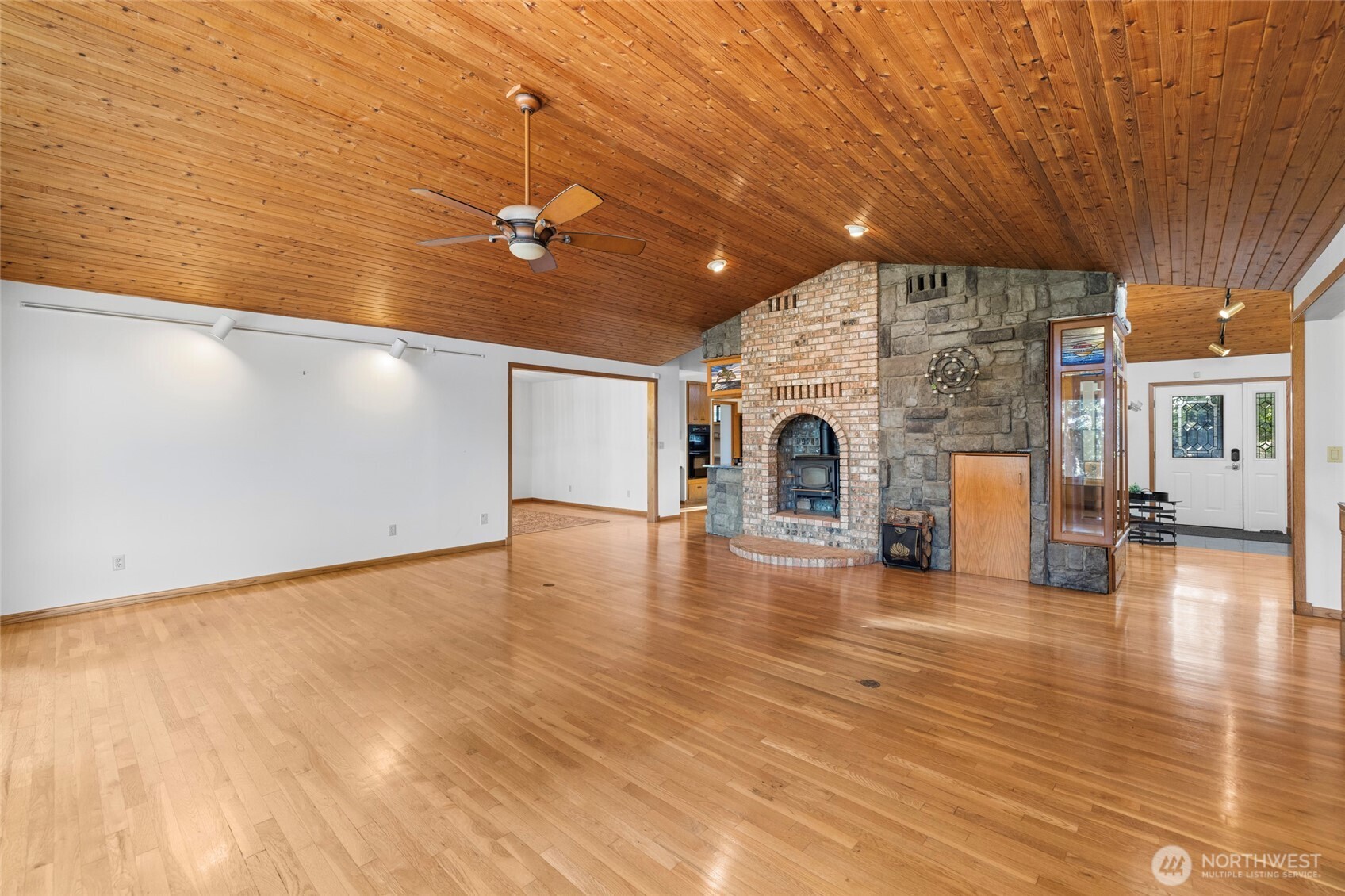 1654 Wind Dancer Place Property Photo 14