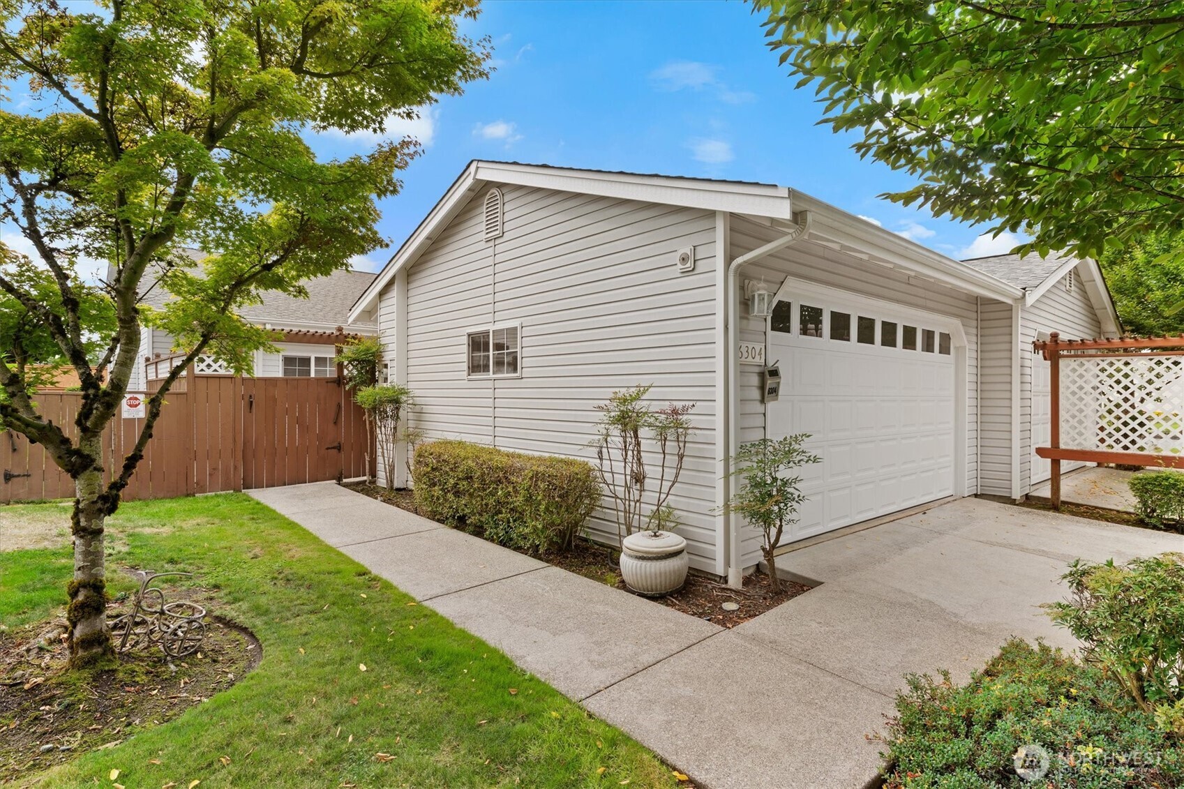 6304 Sheffield Lane Property Photo 4