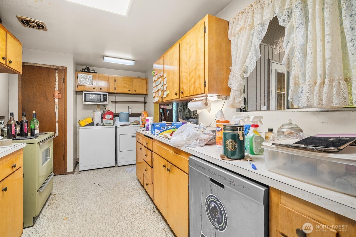 13205 160th Avenue Property Photo 5