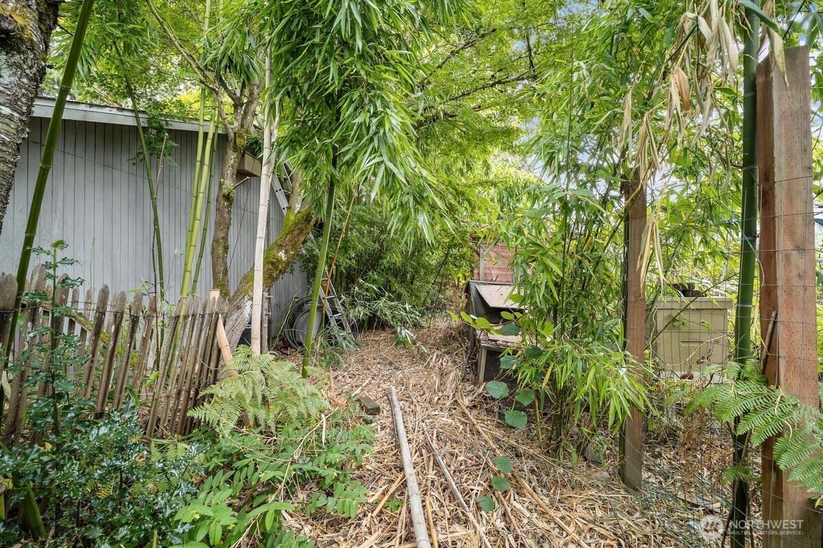 13205 160th Avenue Property Photo 11