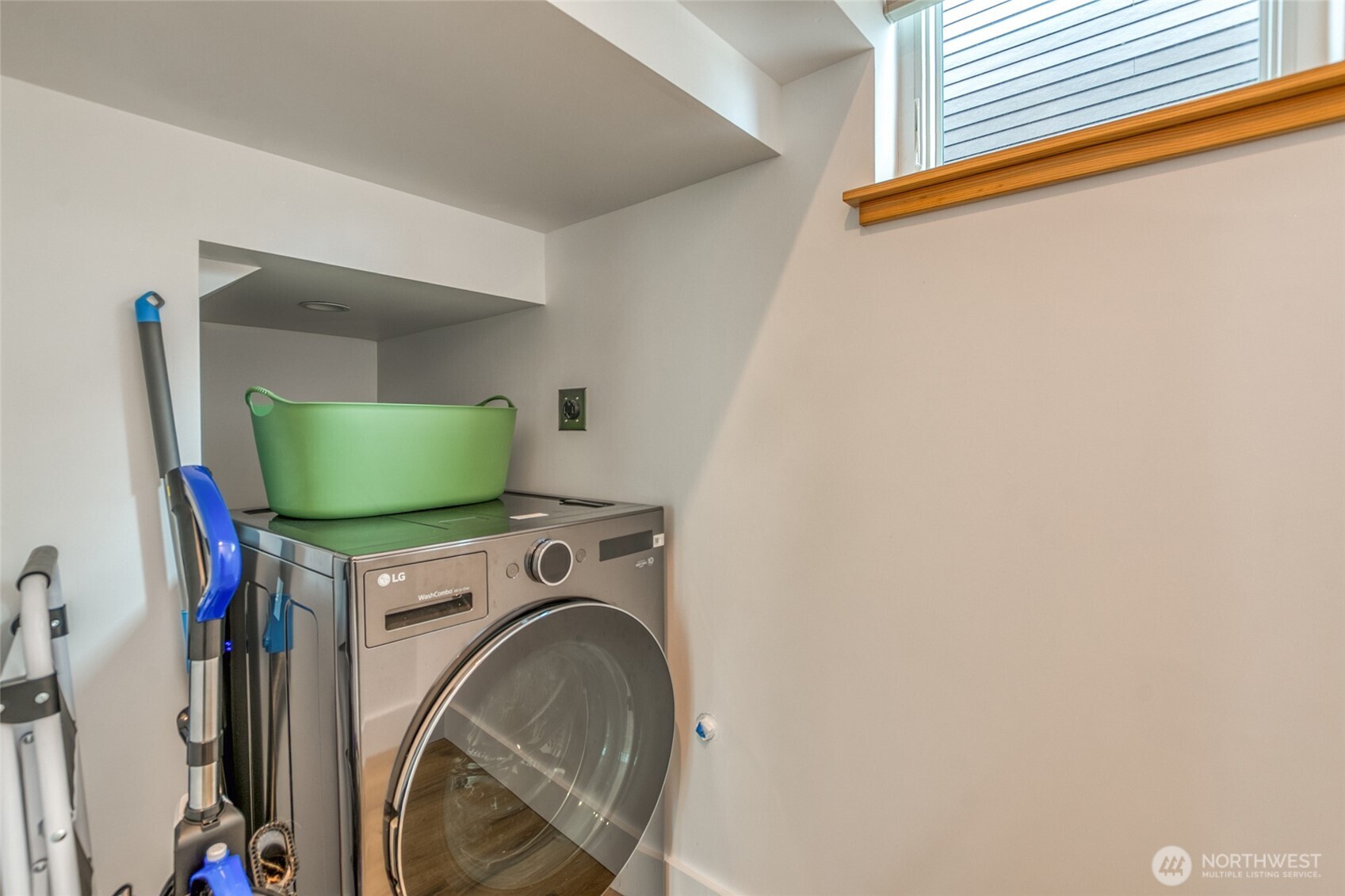 429 Pine Street C Property Photo 16