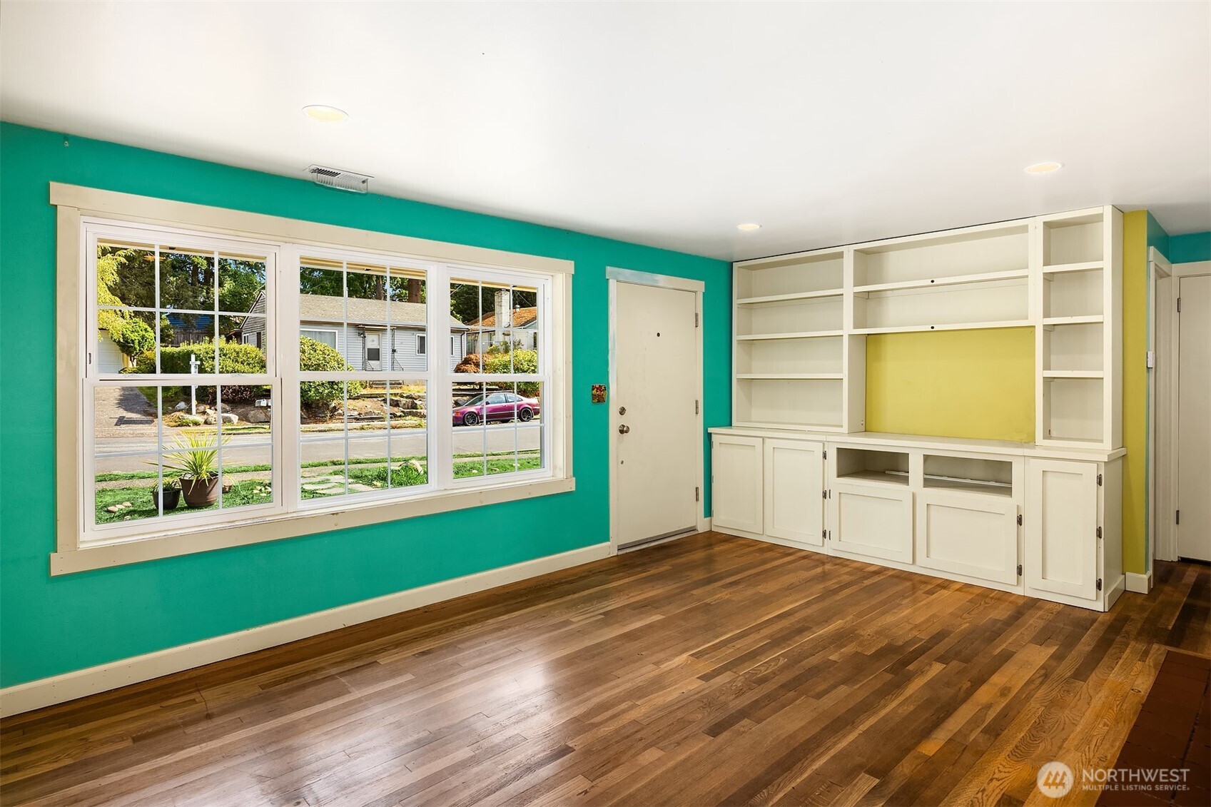 15329 Stone Avenue Property Photo 9