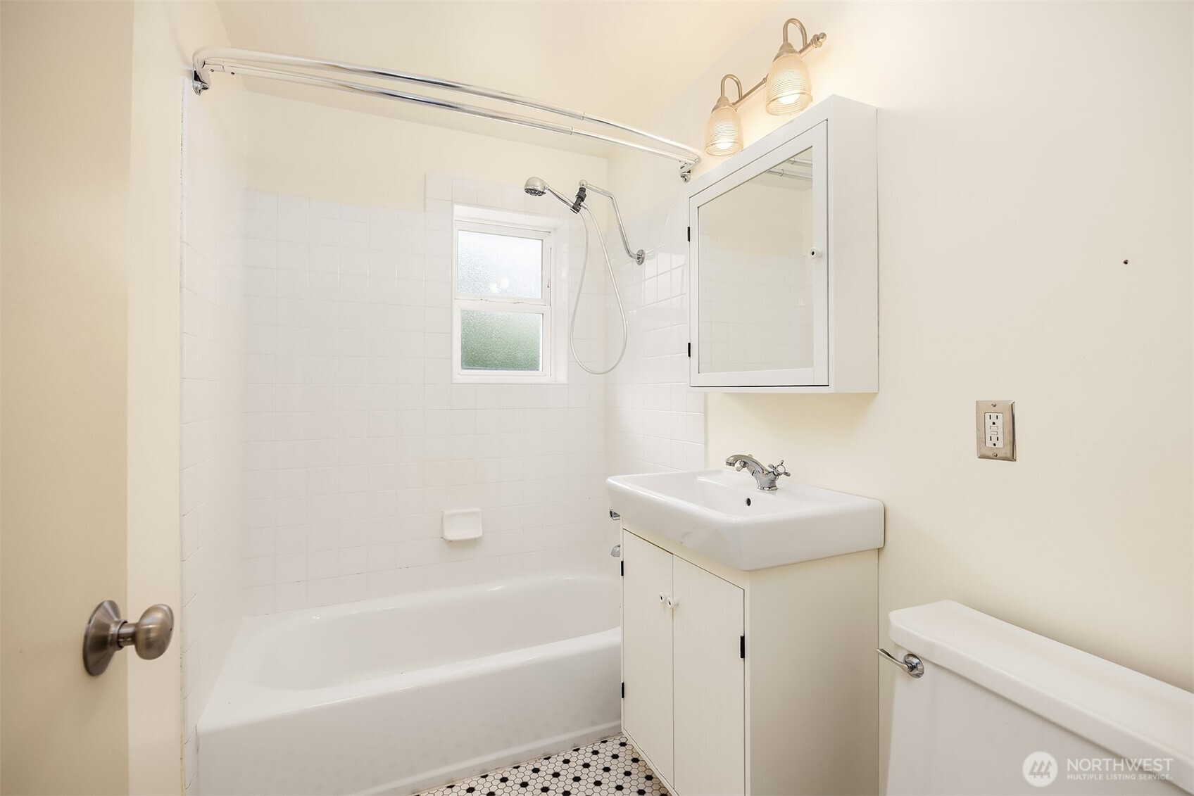 15329 Stone Avenue Property Photo 23