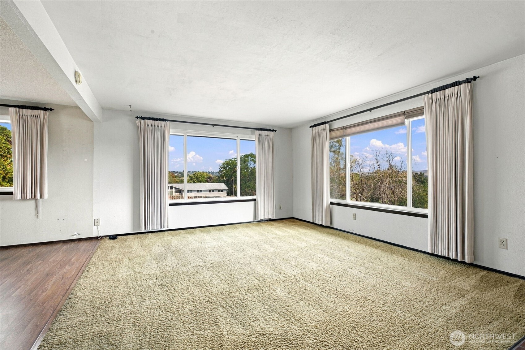 1710 S 73rd Avenue Property Photo 6