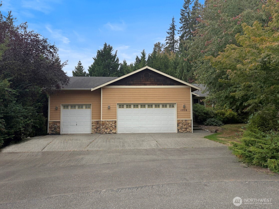13718 248th Avenue Property Photo 1