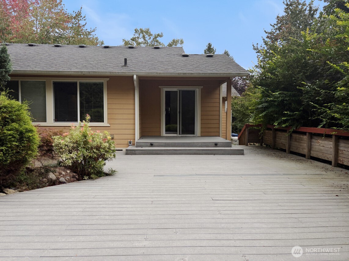13718 248th Avenue Property Photo 5