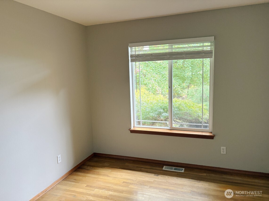 13718 248th Avenue Property Photo 10