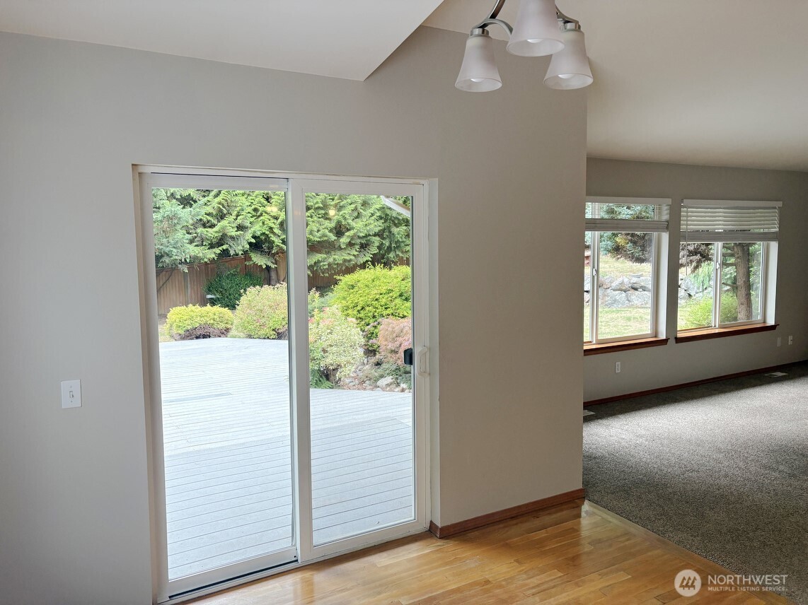13718 248th Avenue Property Photo 18