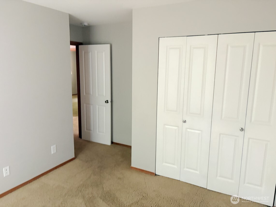 13718 248th Avenue Property Photo 27