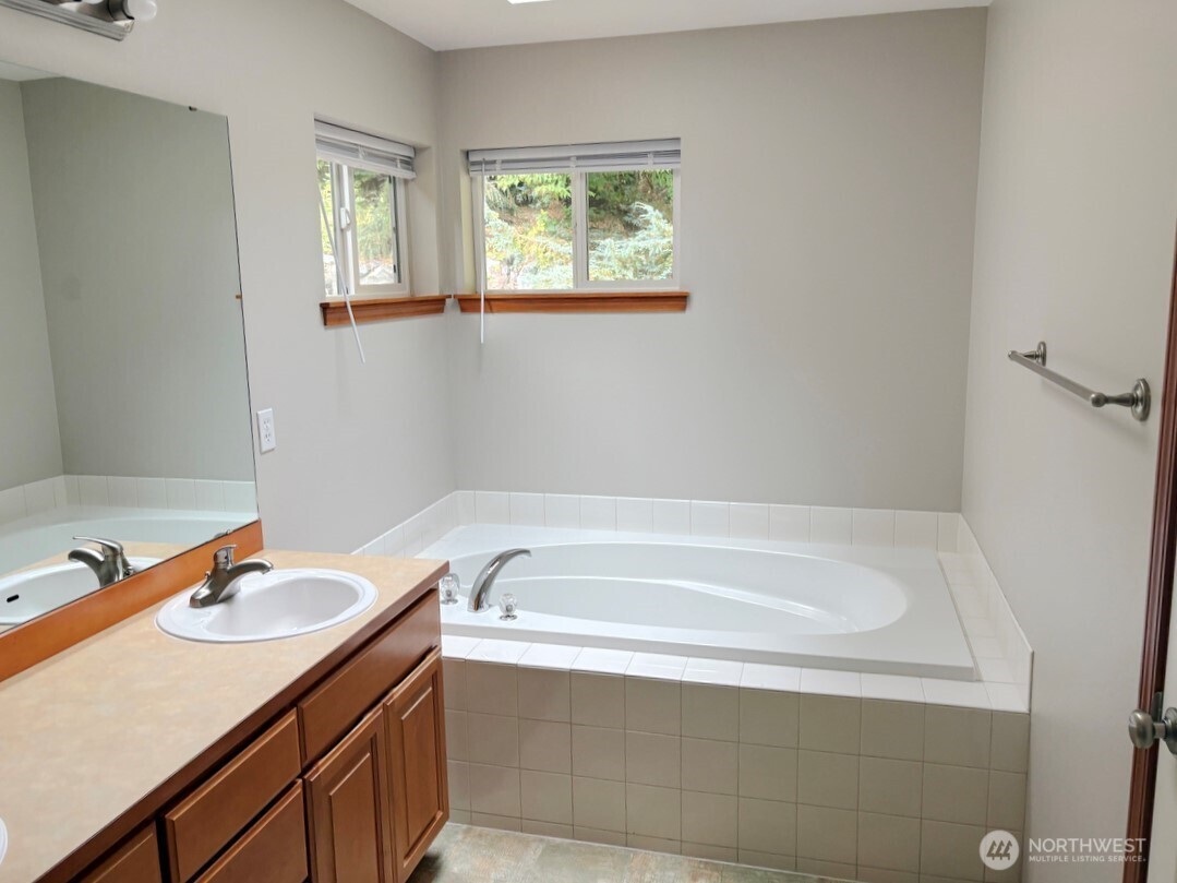 13718 248th Avenue Property Photo 37