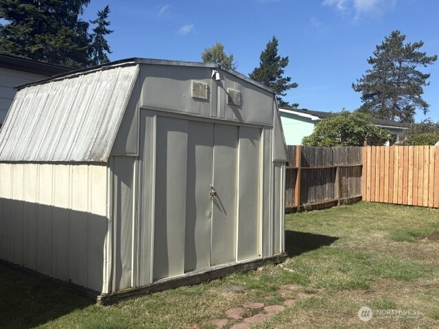 700 Nw Crosby Avenue 192 Property Photo 17