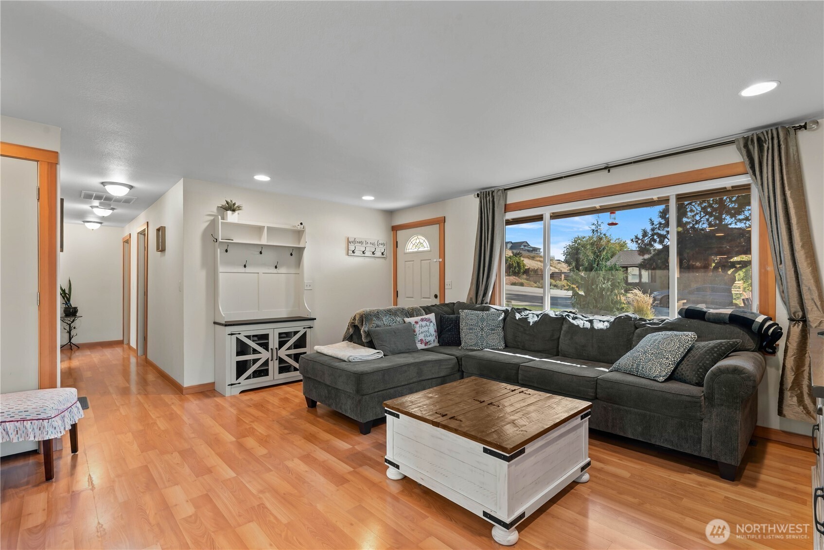 27 31st Street Property Photo 3