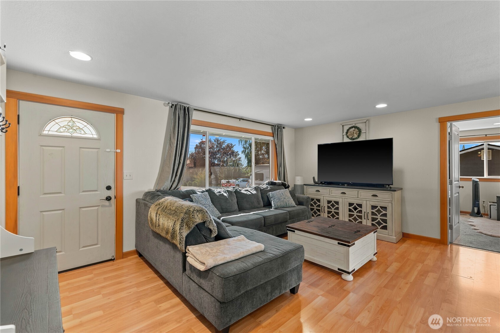27 31st Street Property Photo 4