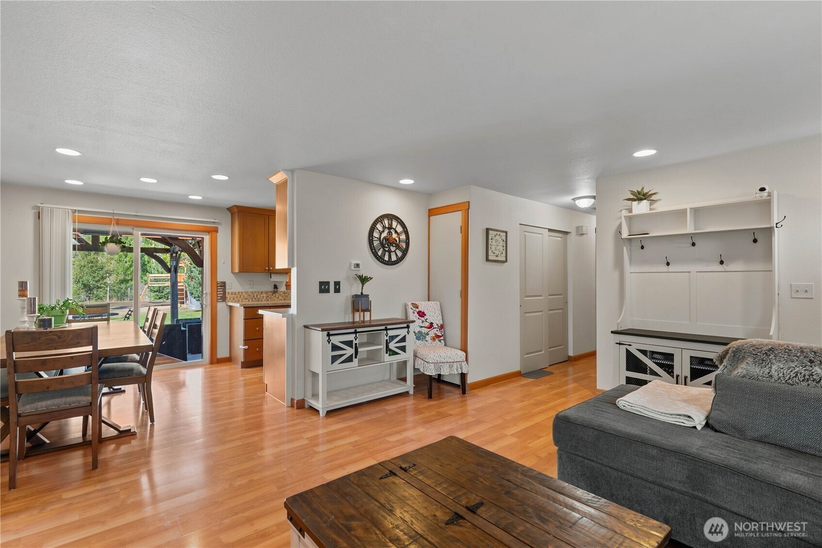 27 31st Street Property Photo 9
