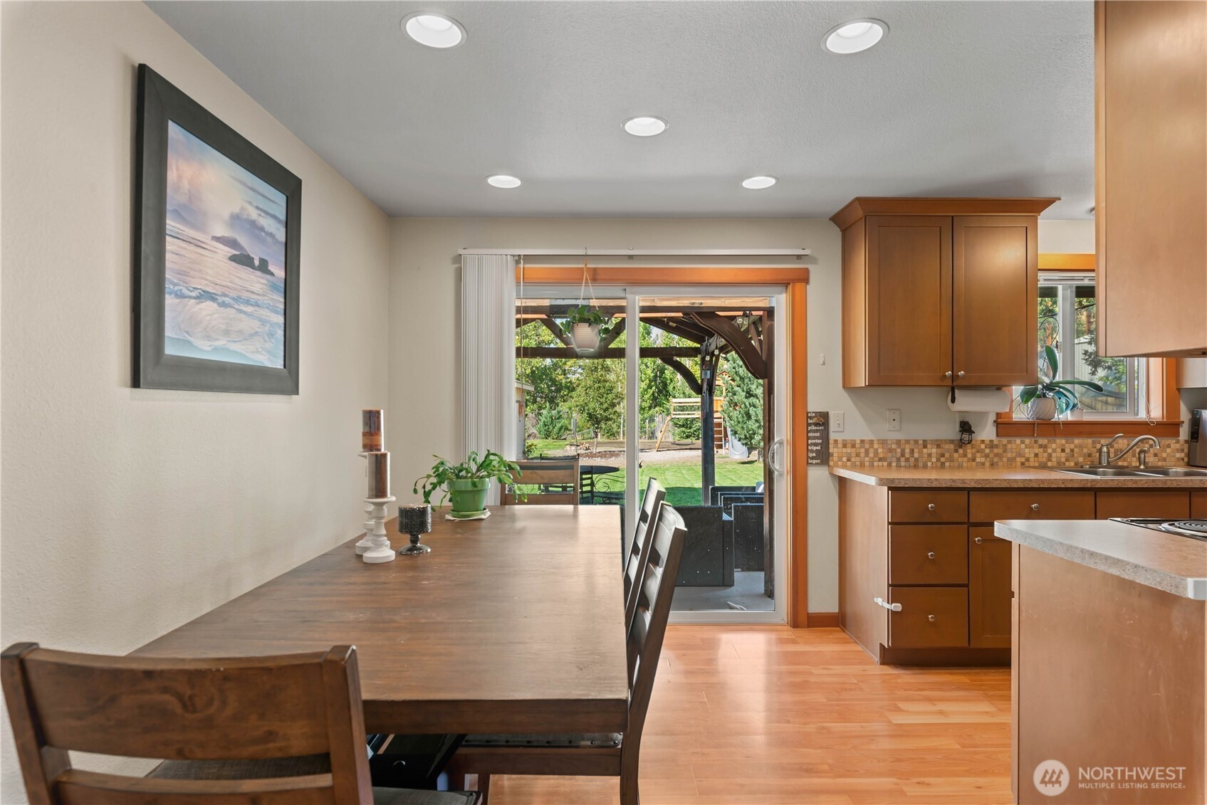 27 31st Street Property Photo 10