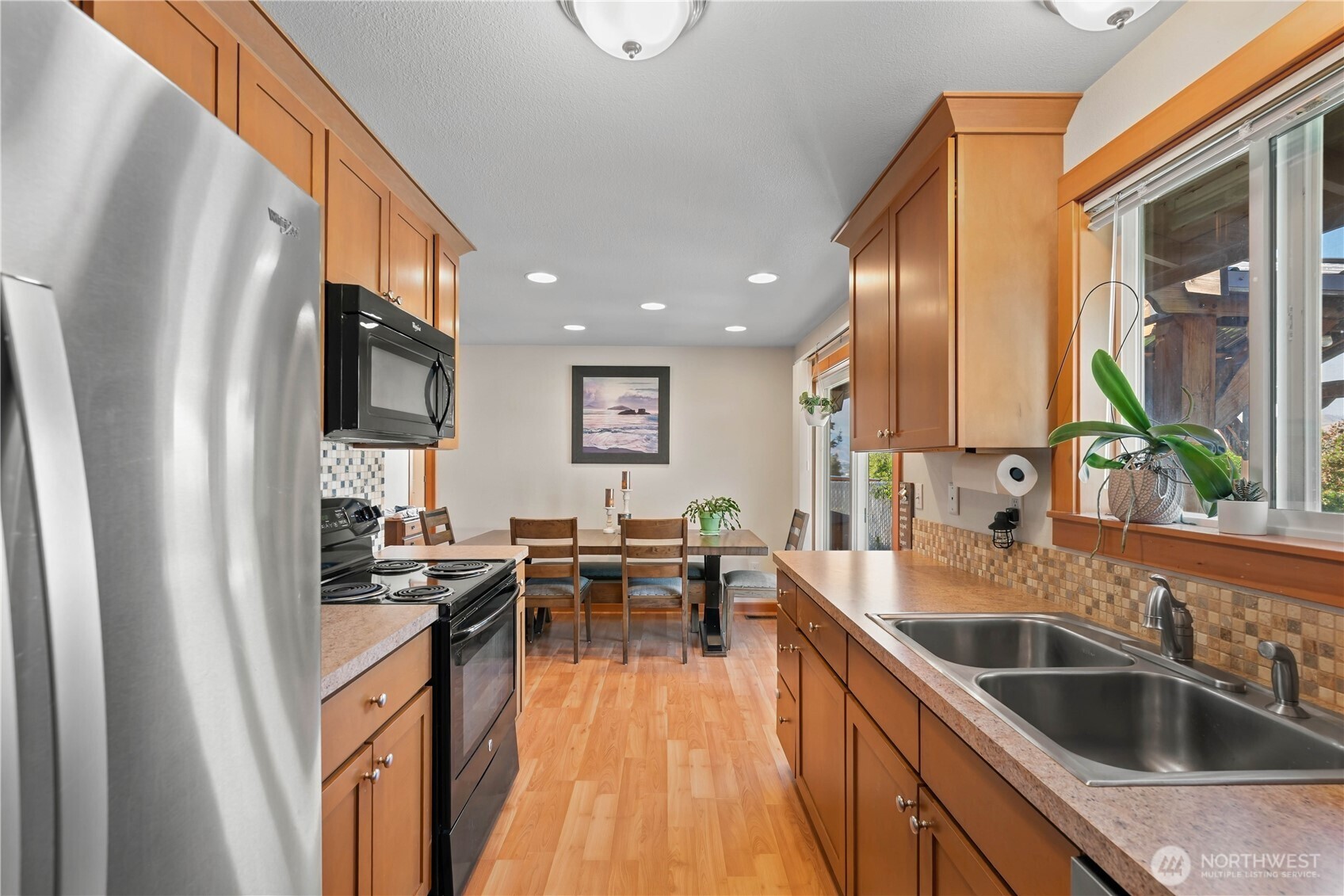 27 31st Street Property Photo 12