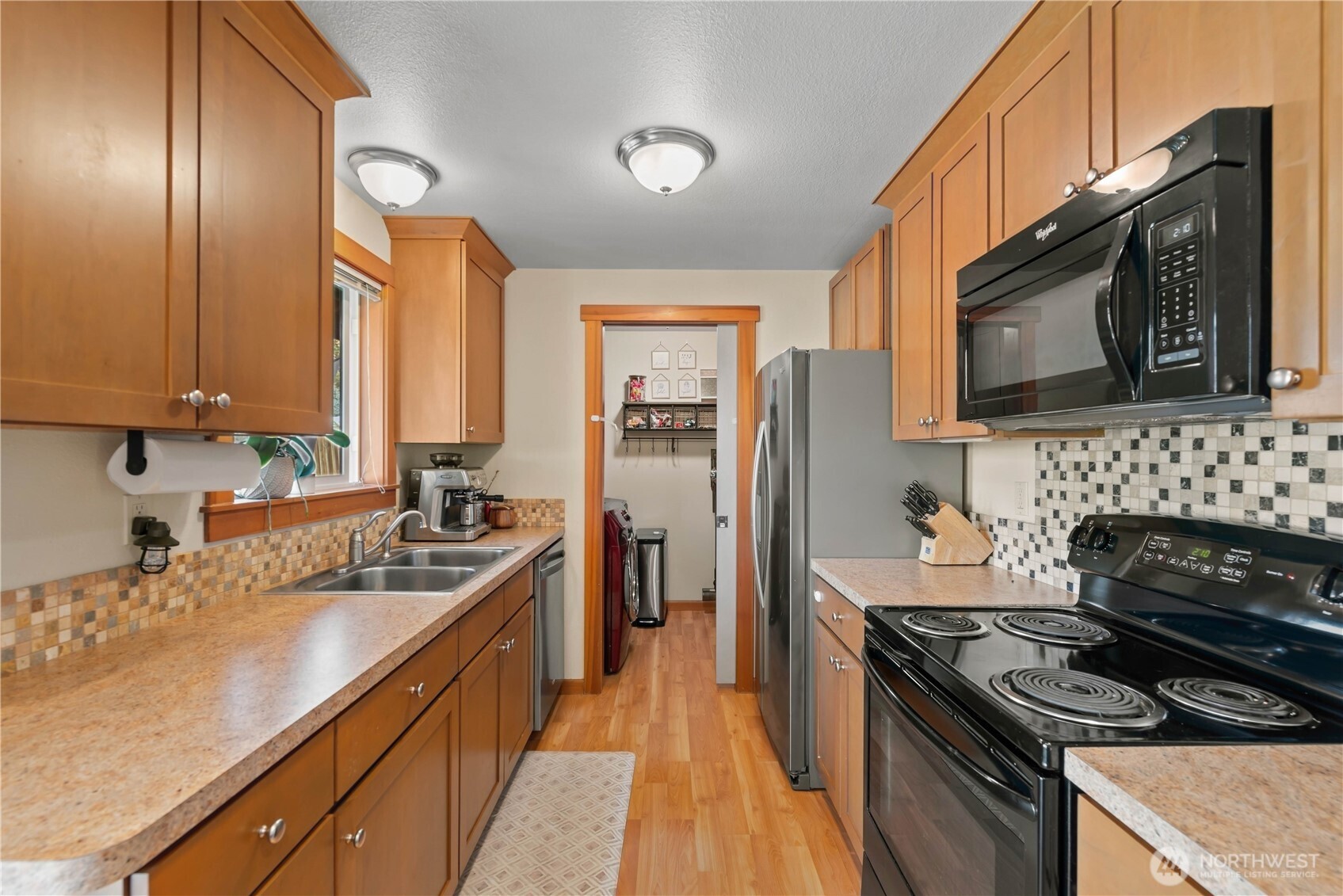 27 31st Street Property Photo 13