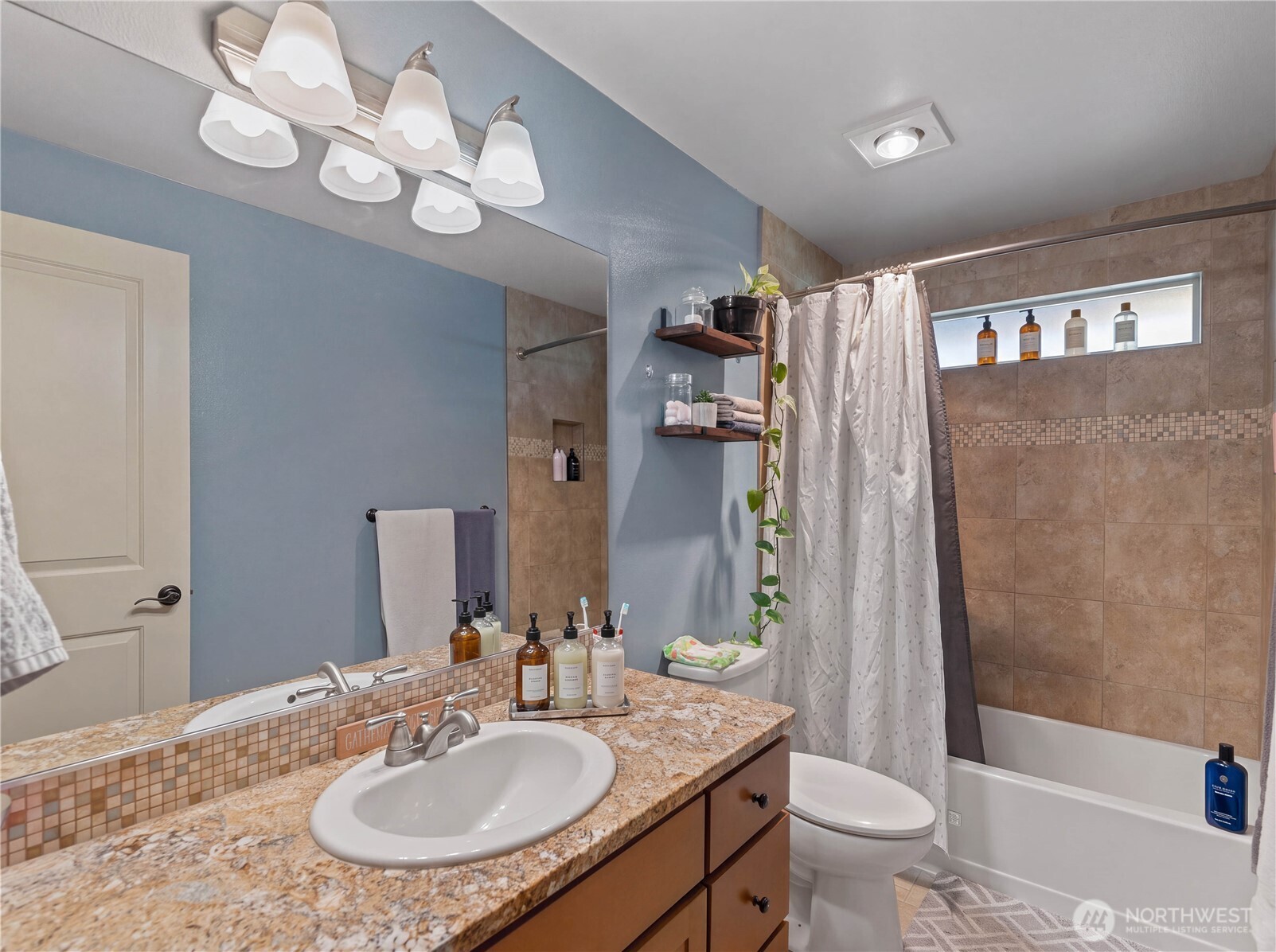 27 31st Street Property Photo 21