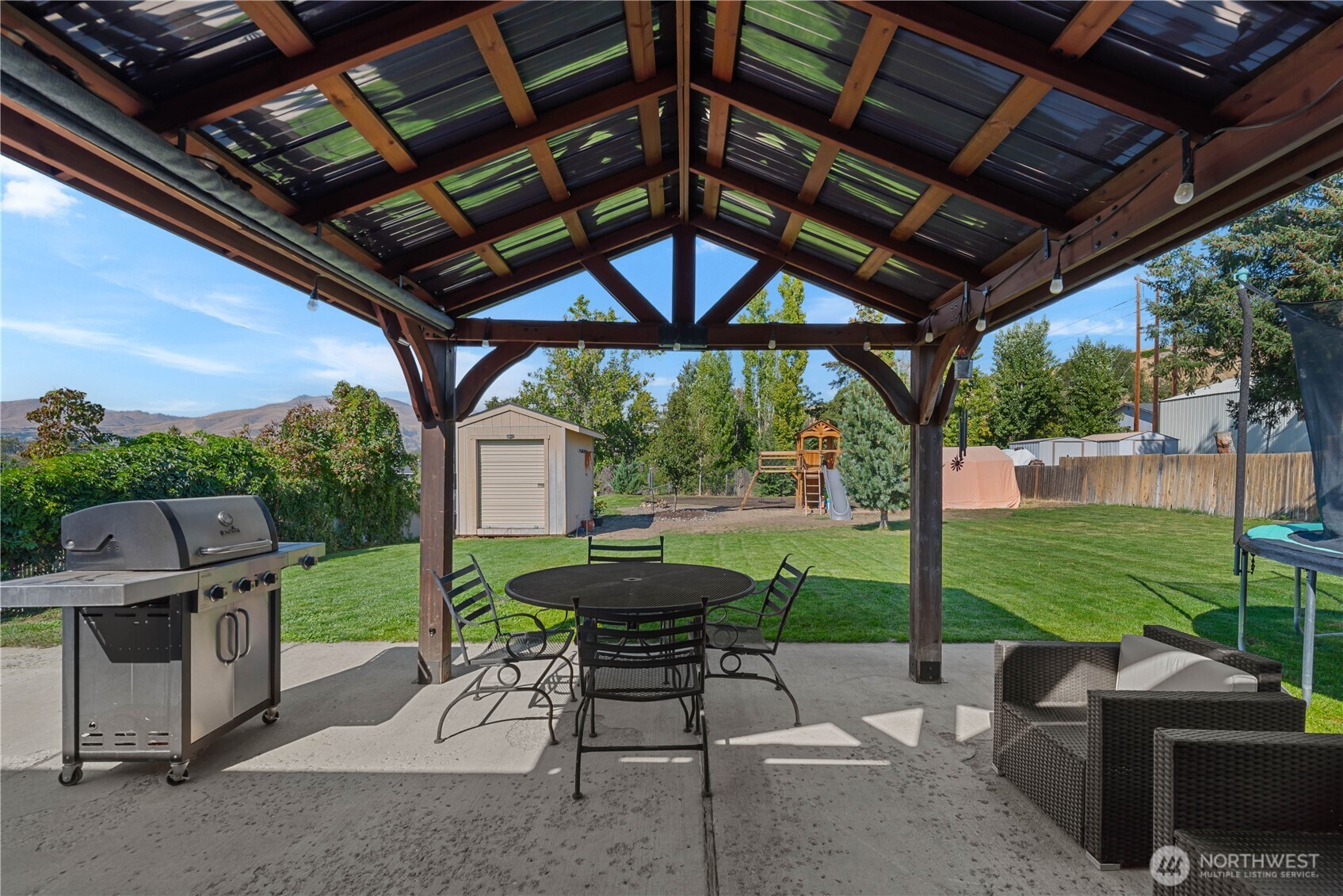 27 31st Street Property Photo 26