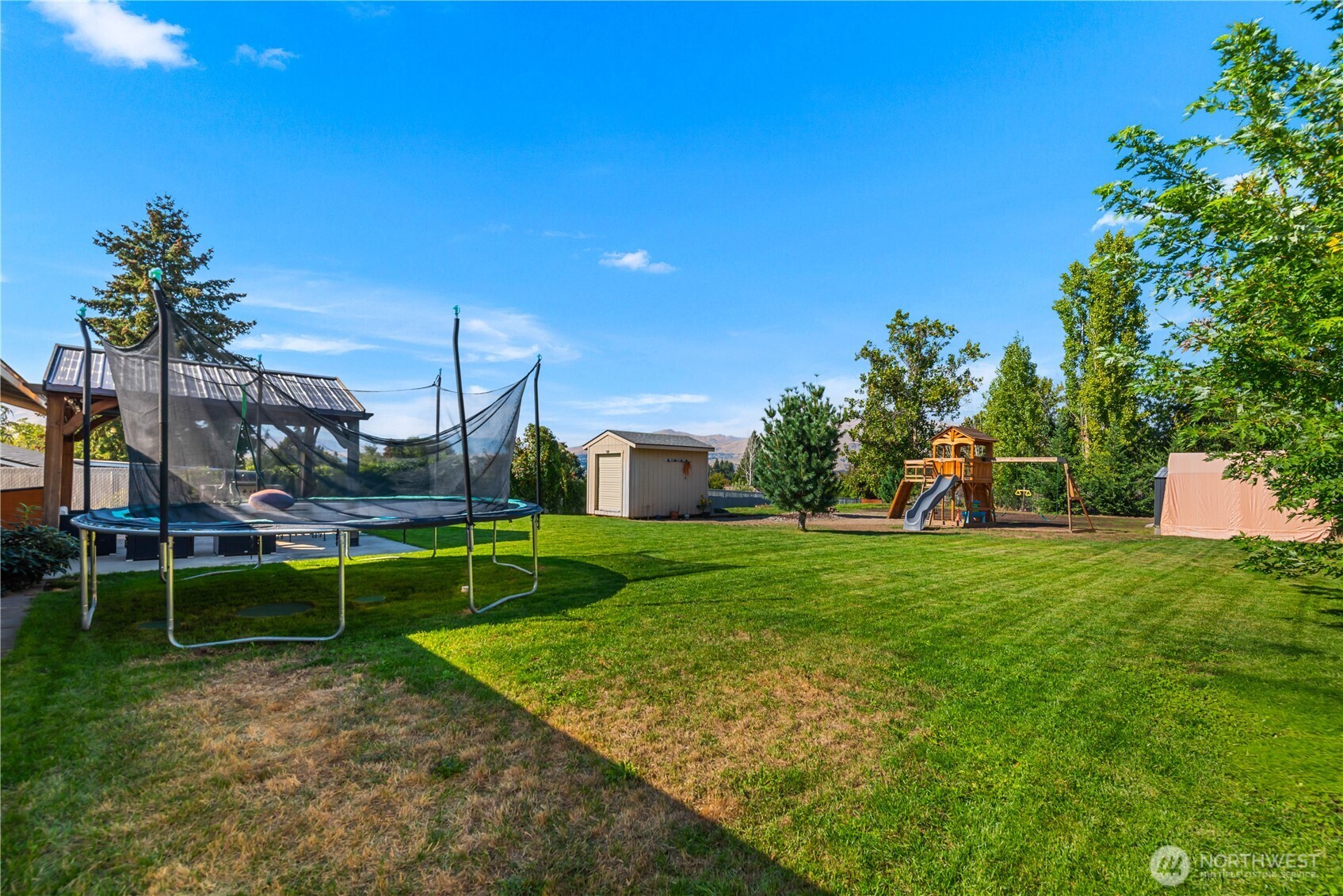 27 31st Street Property Photo 35