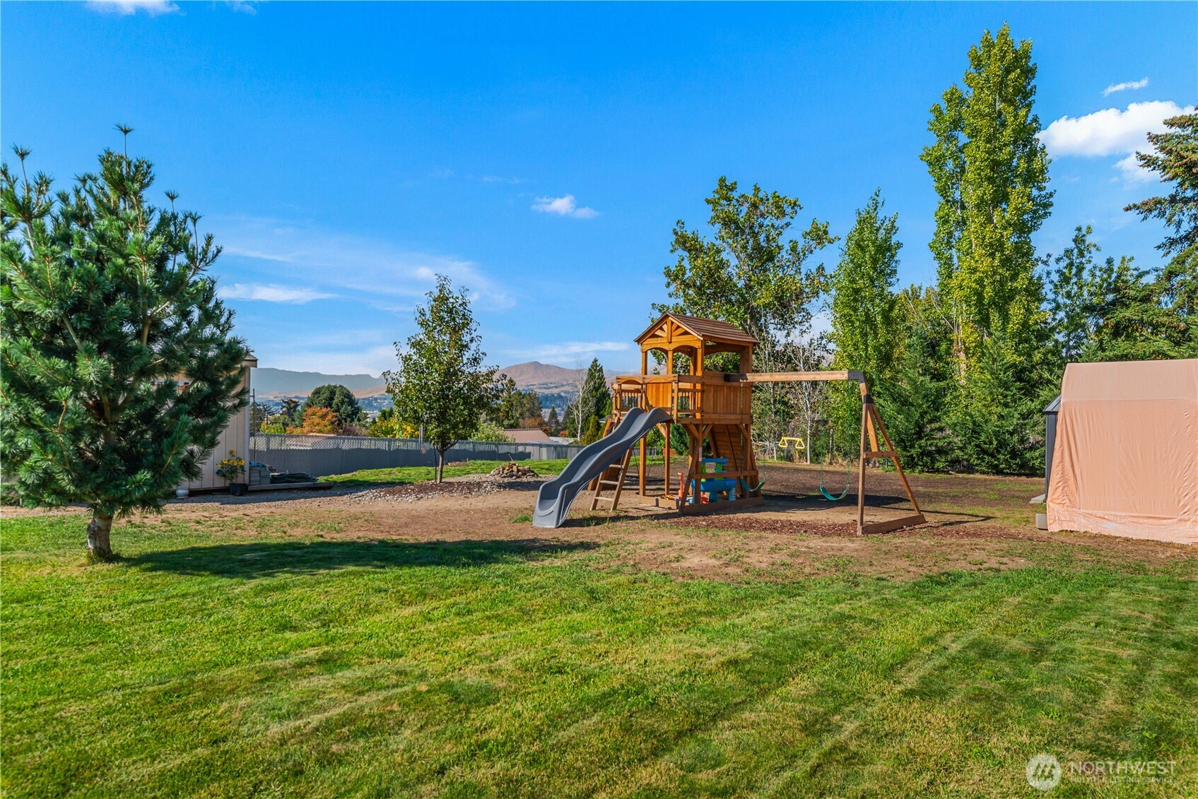 27 31st Street Property Photo 36
