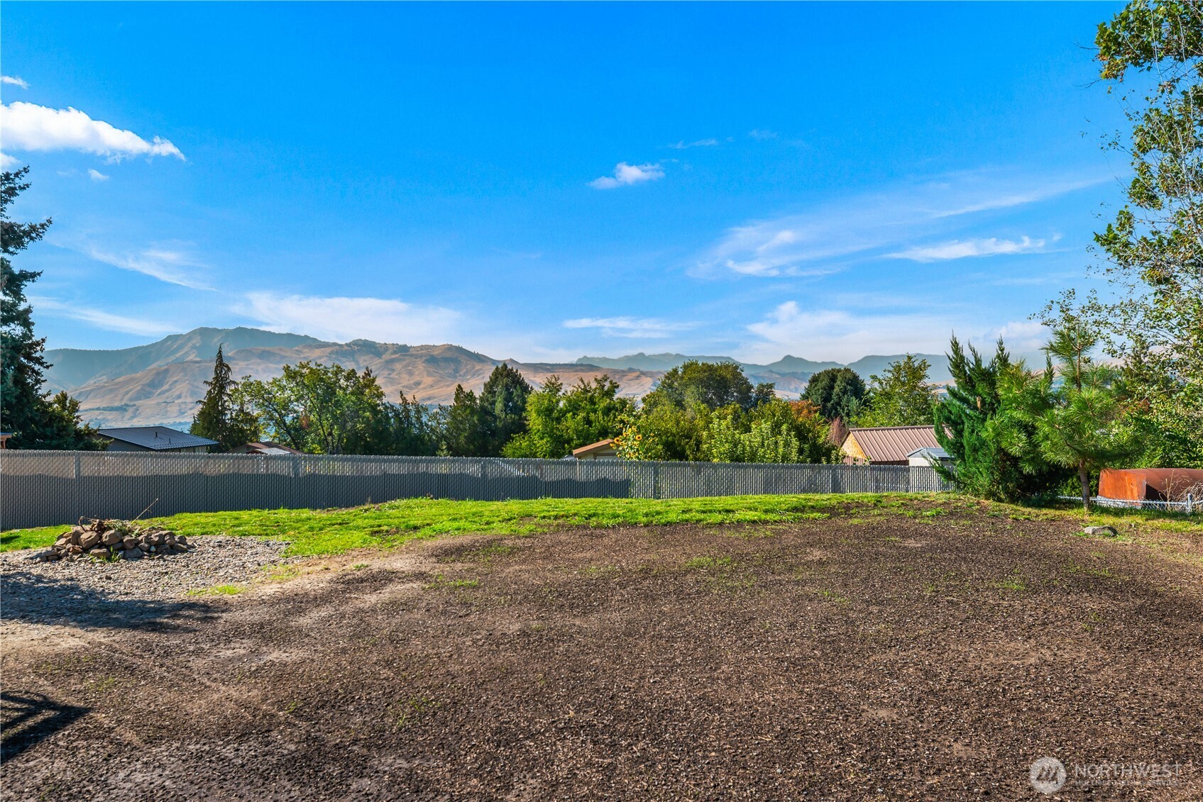 27 31st Street Property Photo 38
