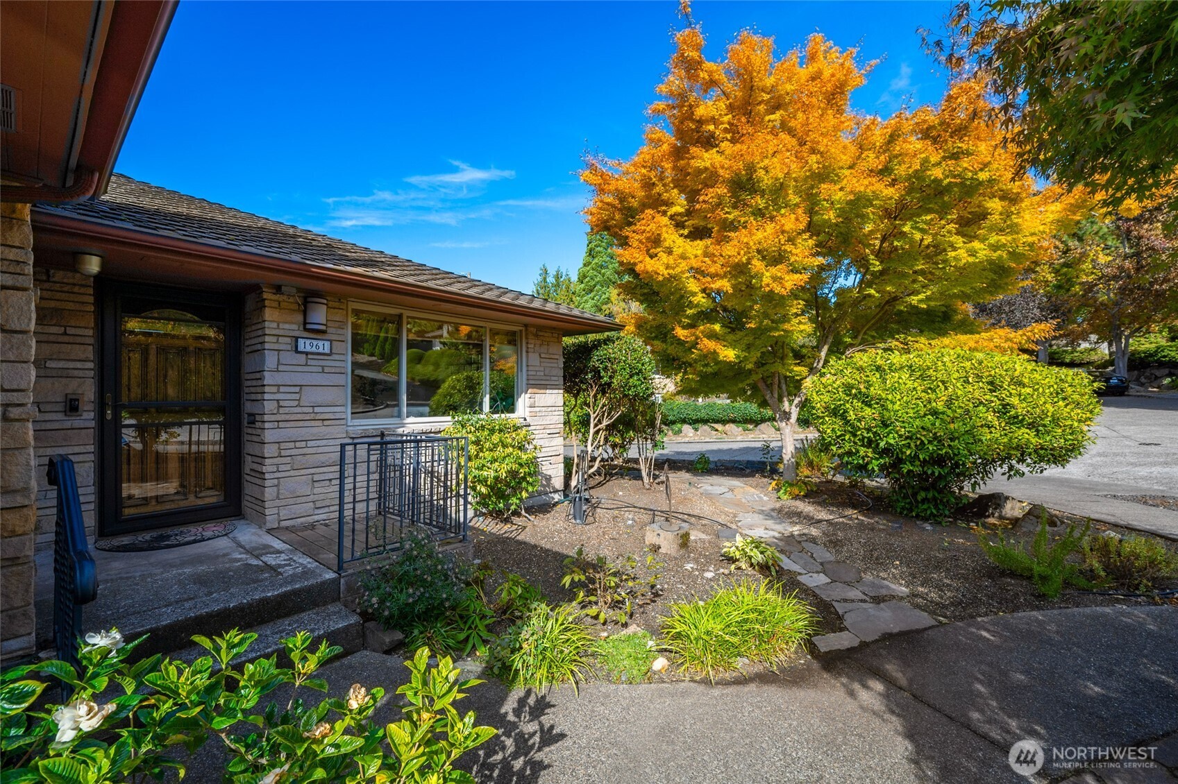 1961 31st Avenue Property Photo 2