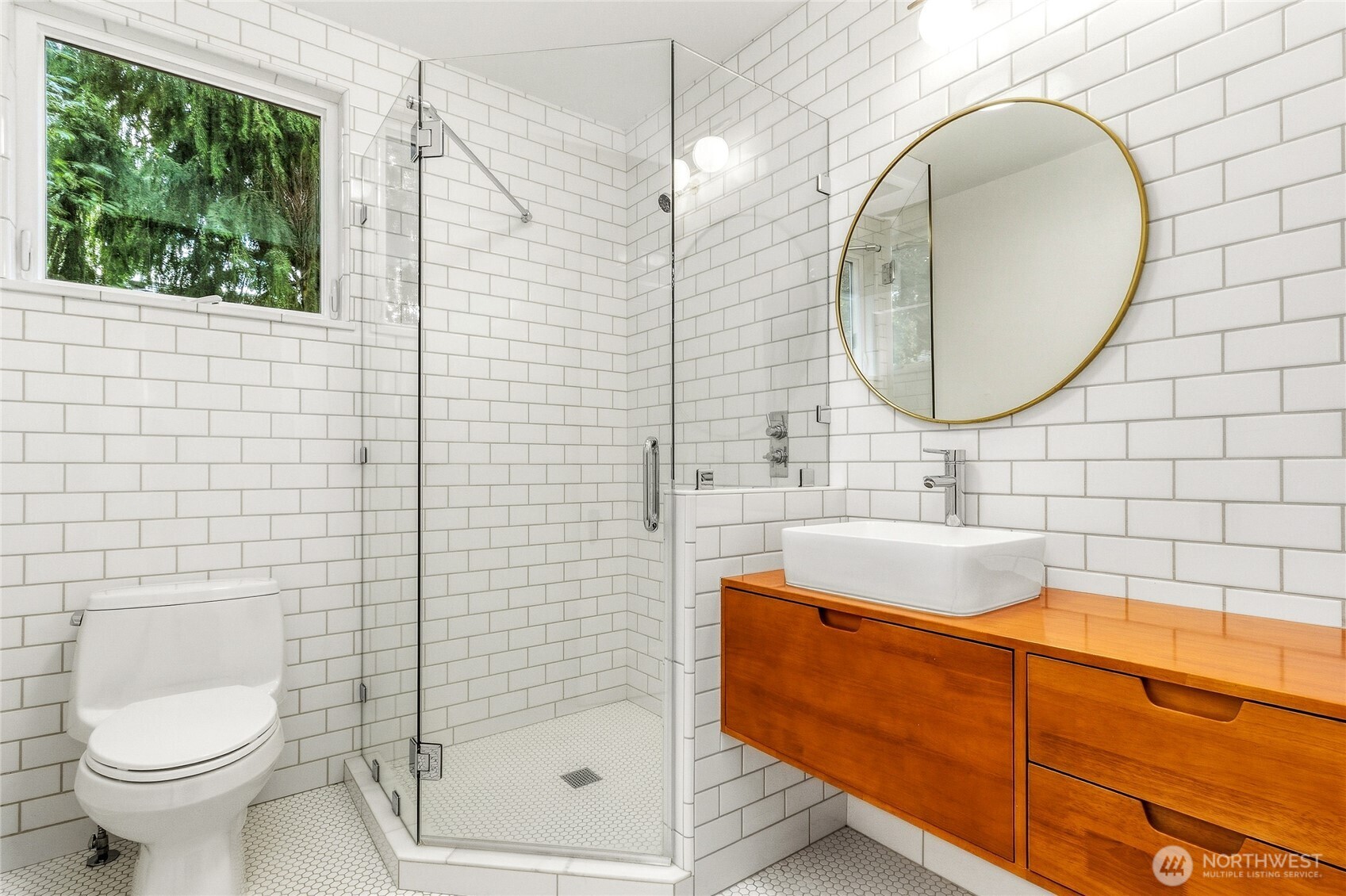 1222 Bonsella Street Property Photo 3