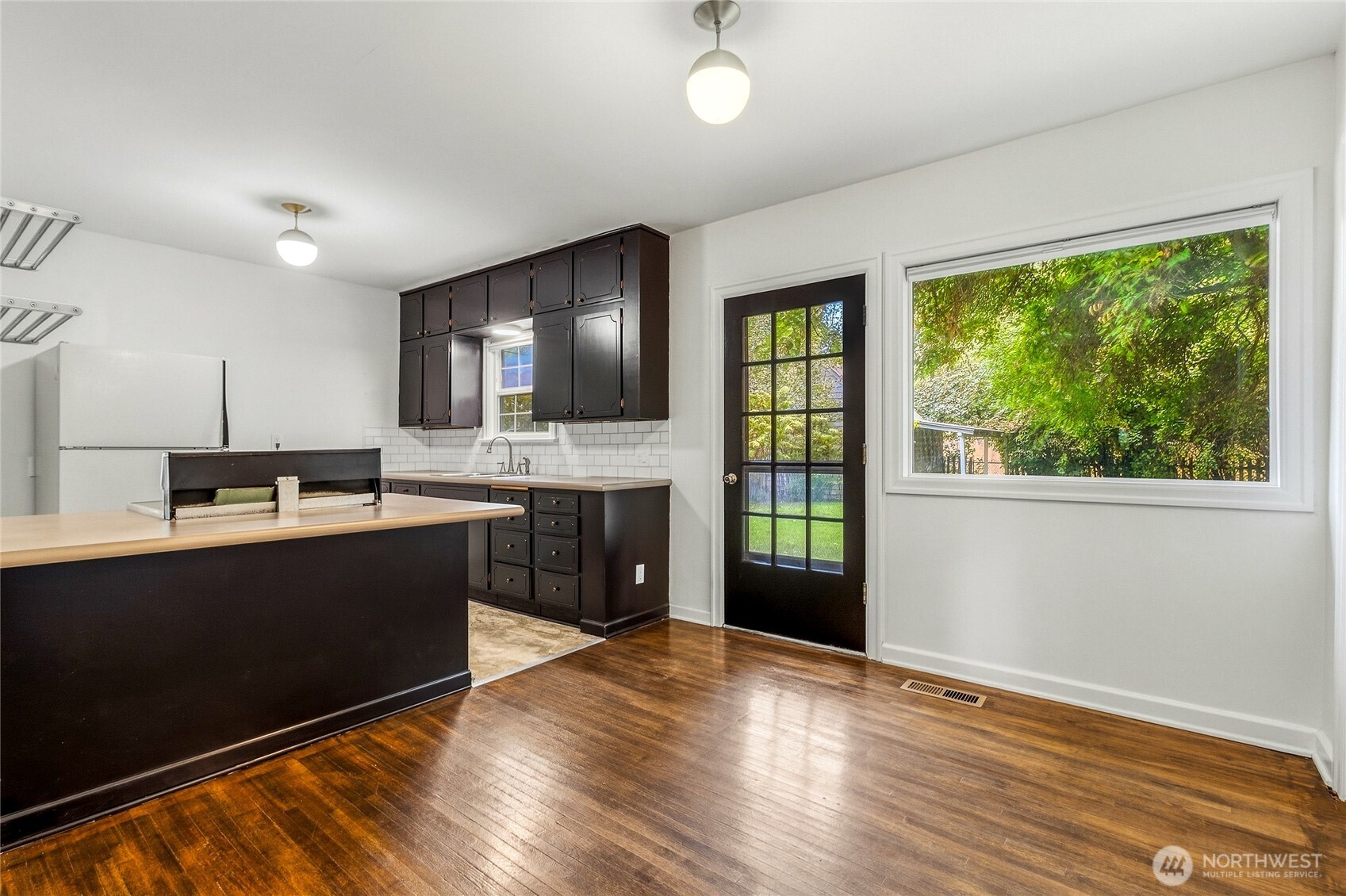 1222 Bonsella Street Property Photo 10