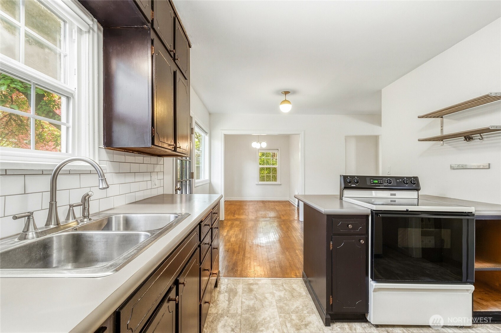 1222 Bonsella Street Property Photo 13