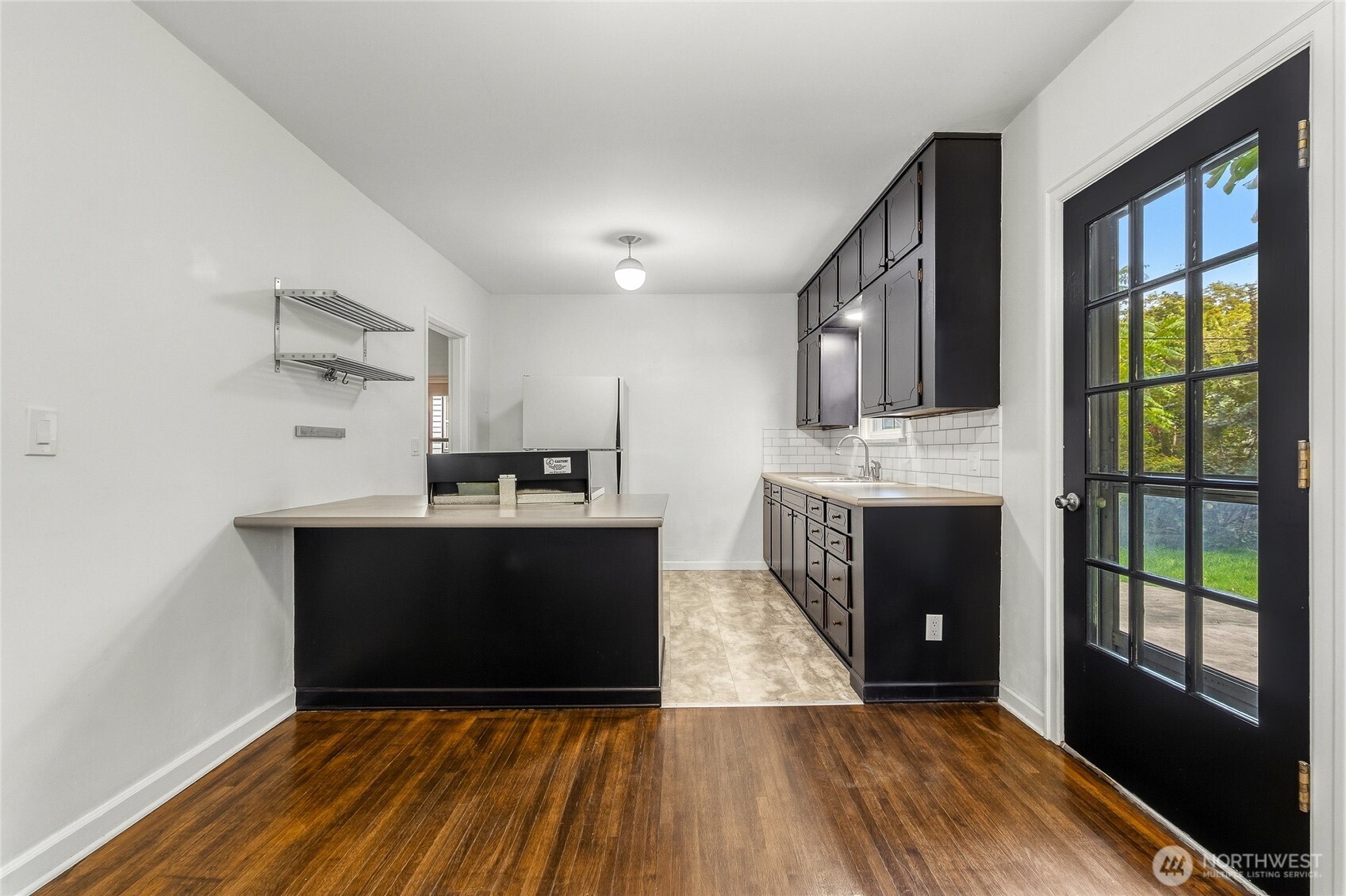 1222 Bonsella Street Property Photo 14