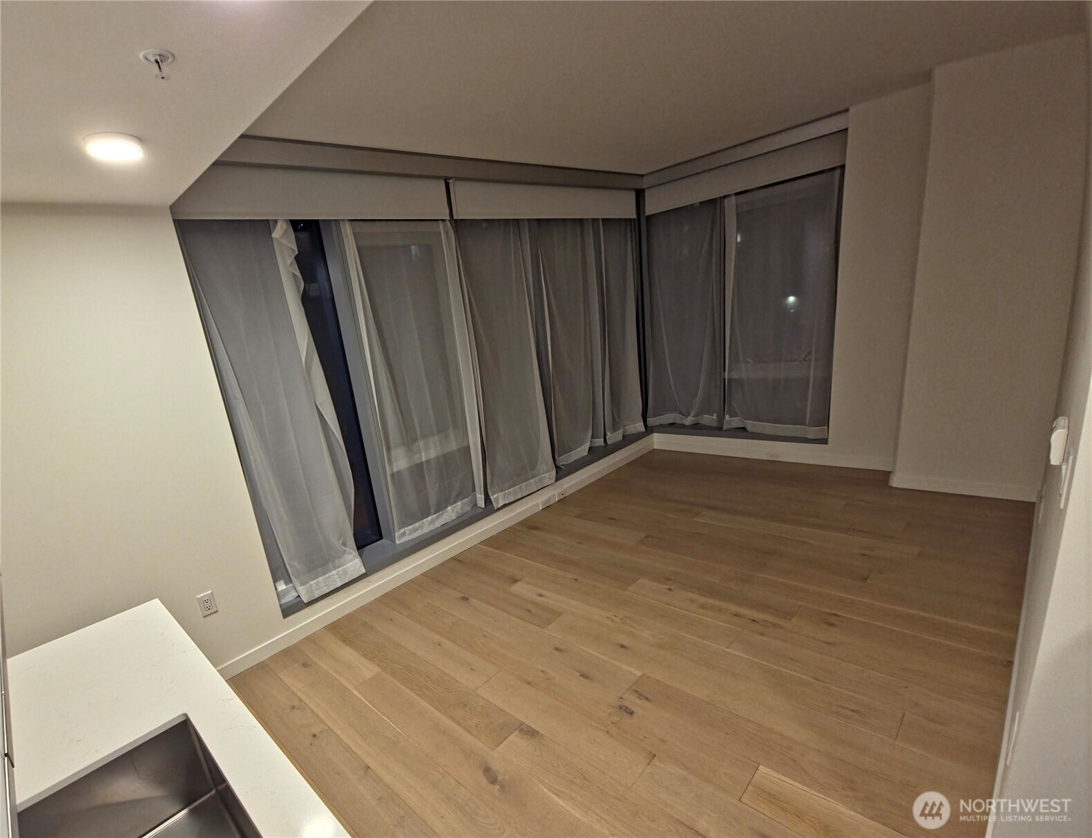 800 Columbia St 808 Property Photo 11