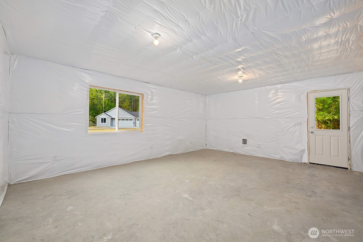 5631 192nd Street 15a Property Photo 36