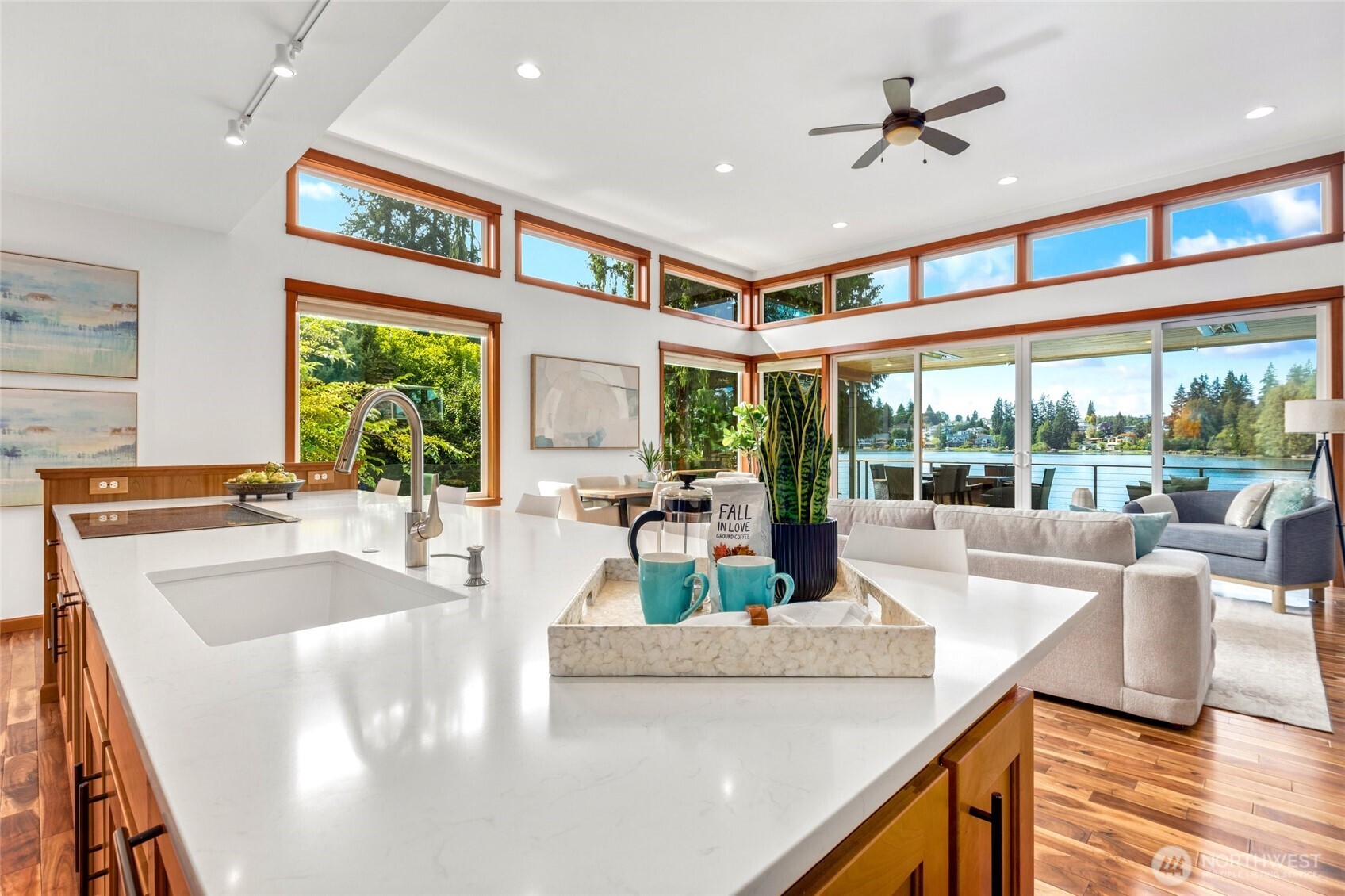 15924 E Shore Drive Property Photo 10
