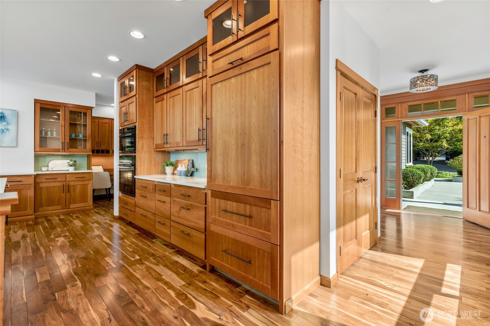 15924 E Shore Drive Property Photo 12