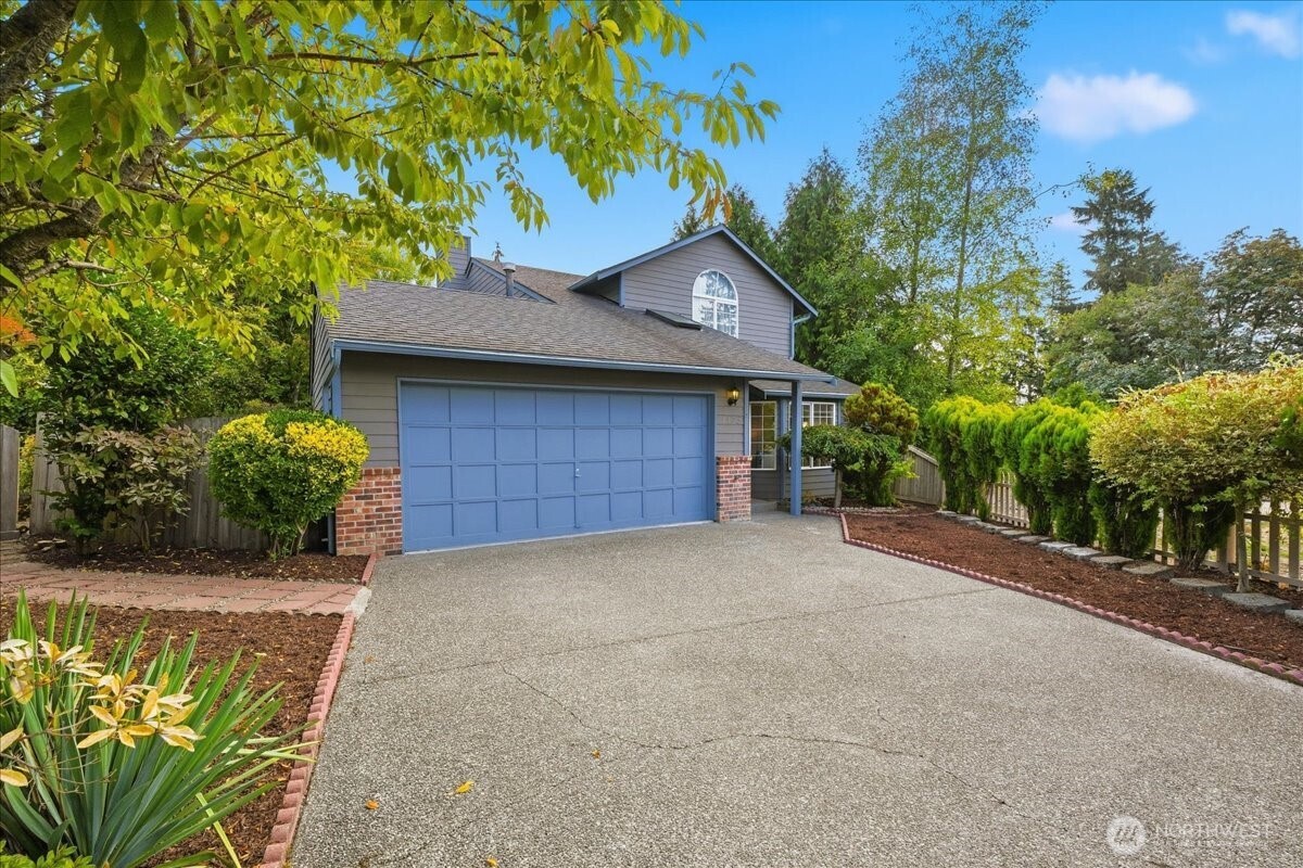3403 151st Place Property Photo 2