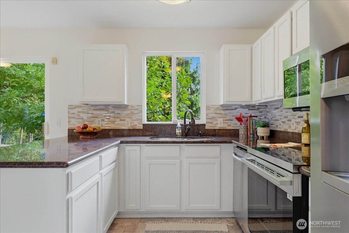 3403 151st Place Property Photo 12