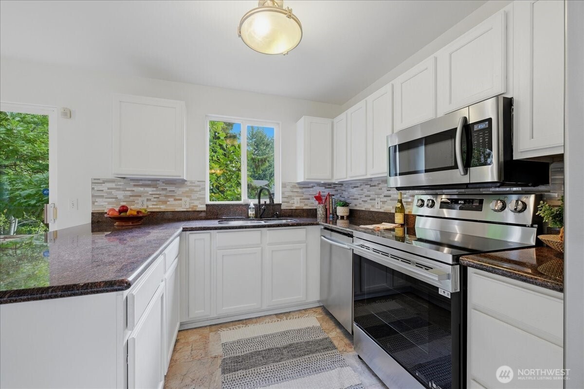 3403 151st Place Property Photo 13