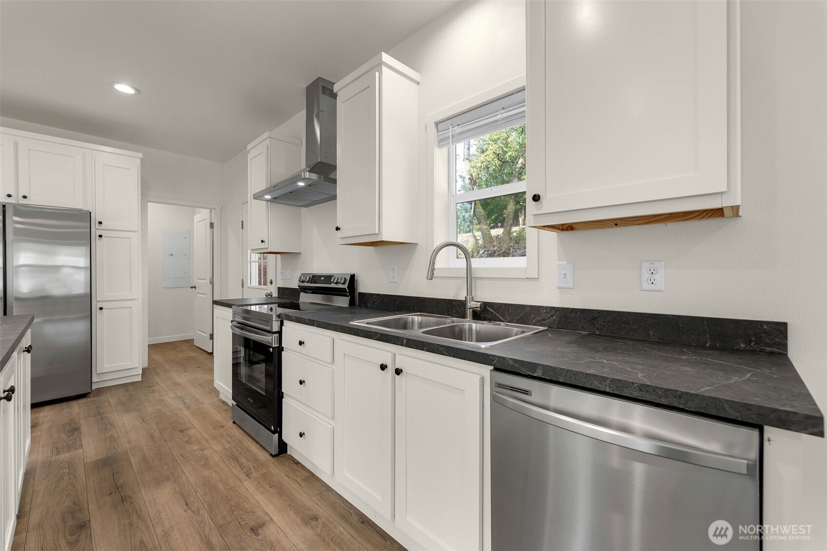 487 Haussler Road Property Photo 10